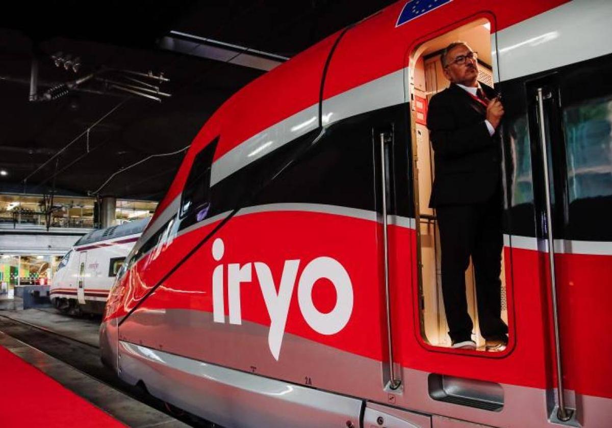 Tren Iryo circulando por España.