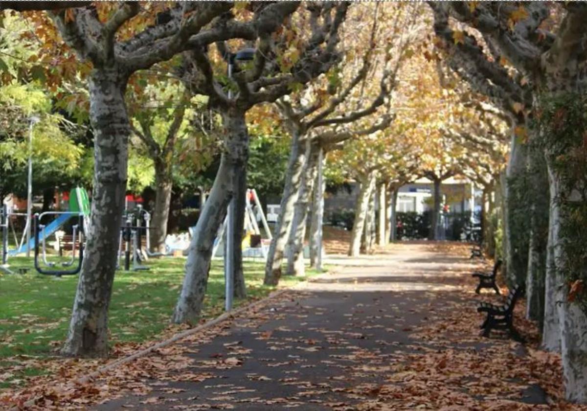 Un parque de la capital leonesa en otoño, en imagen de archivo.