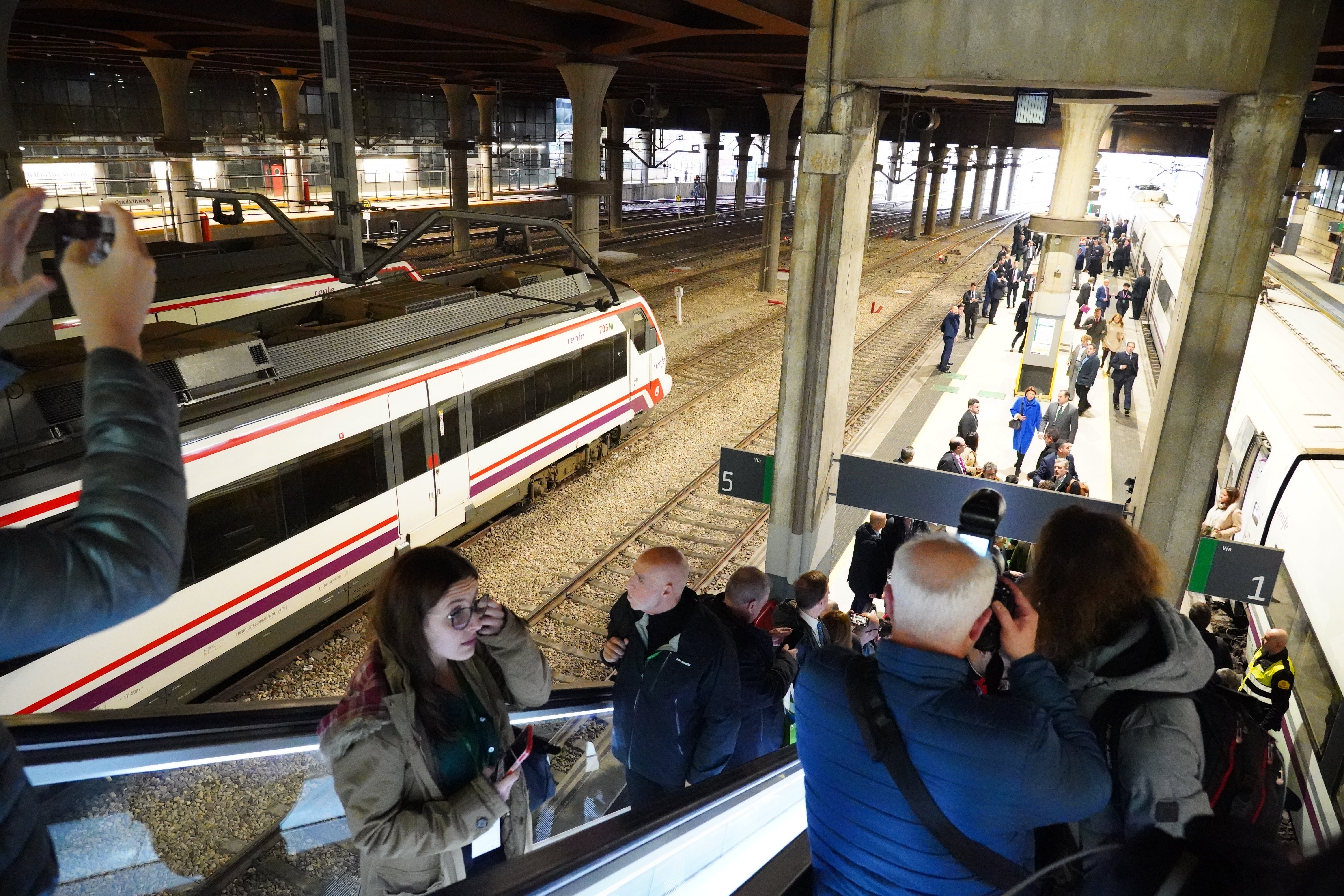 Mas imágenes de las estaciones por las que ha pasado el tren. 