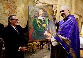 Acto de donación de dos cuadros del pintor Luis Zotes a la parroquia de Nuestra Señora del Mercado.
