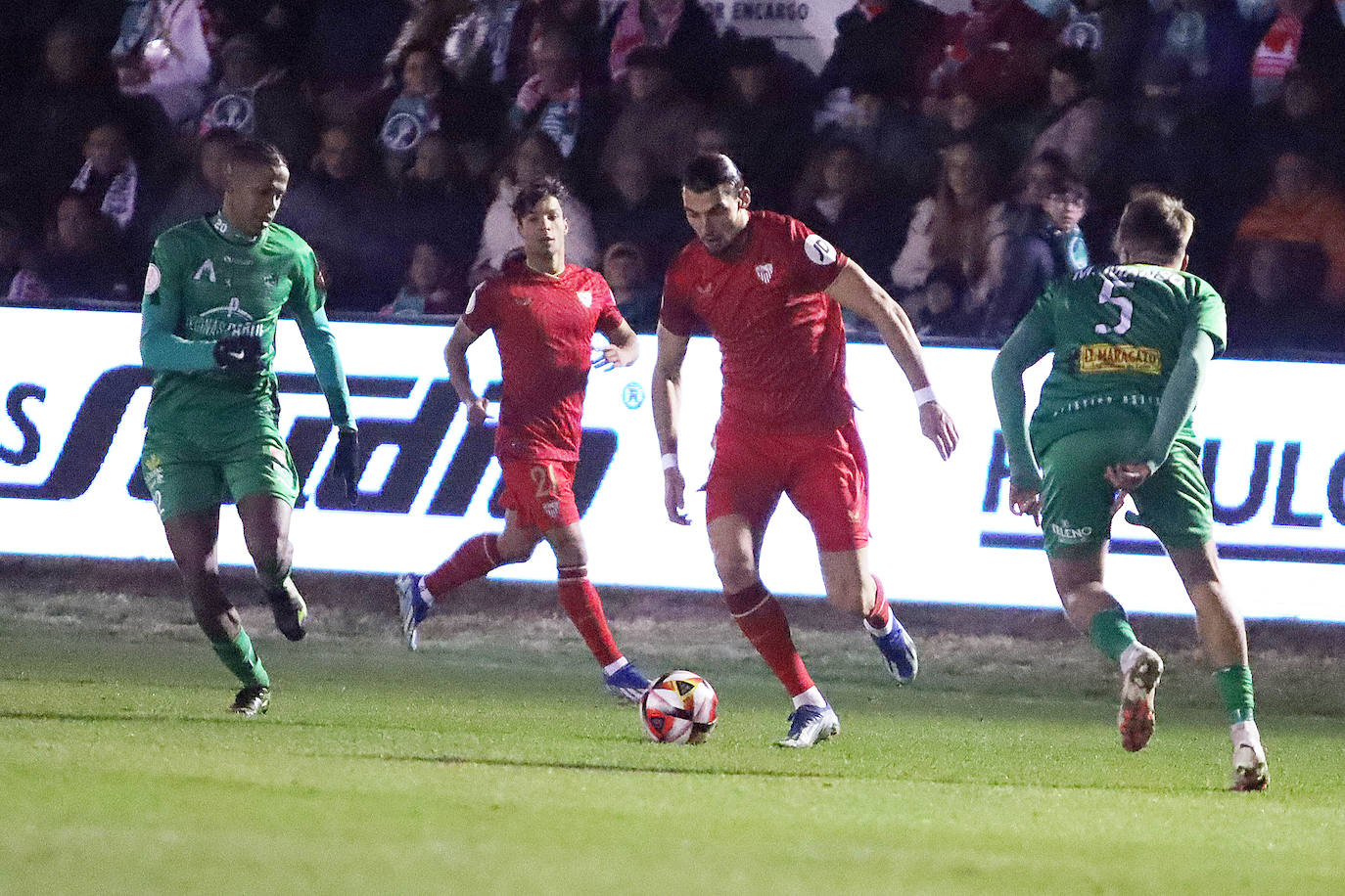 Las mejores imágenes del Atlético Astorga-Sevilla de Copa del Rey