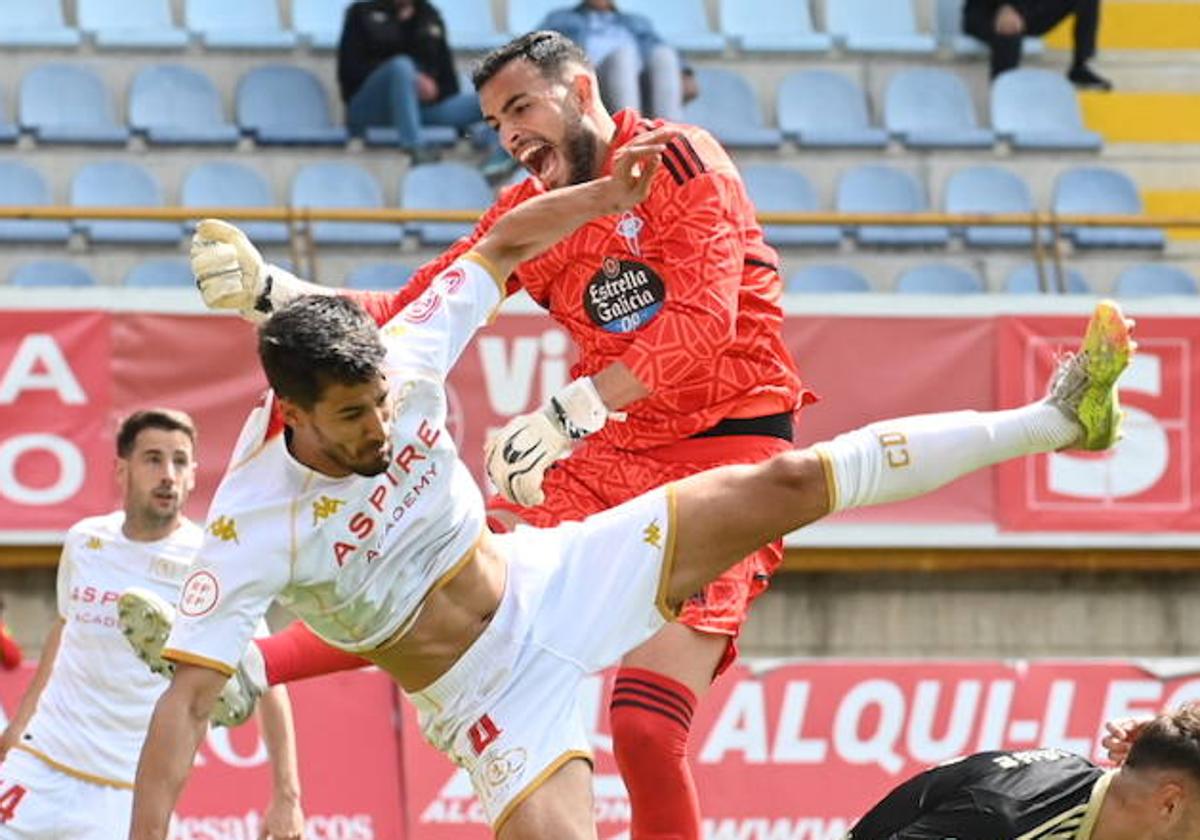 Ruly García, portero del Celta Fortuna, en el partido de la pasada temporada ante la Cultural en el Reino de León.