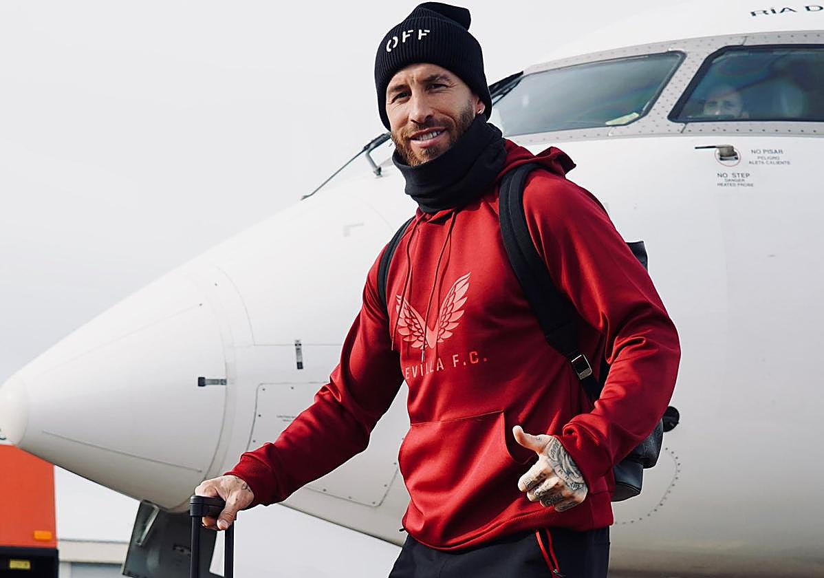 Sergio Ramos en la llegada del Sevilla a León.