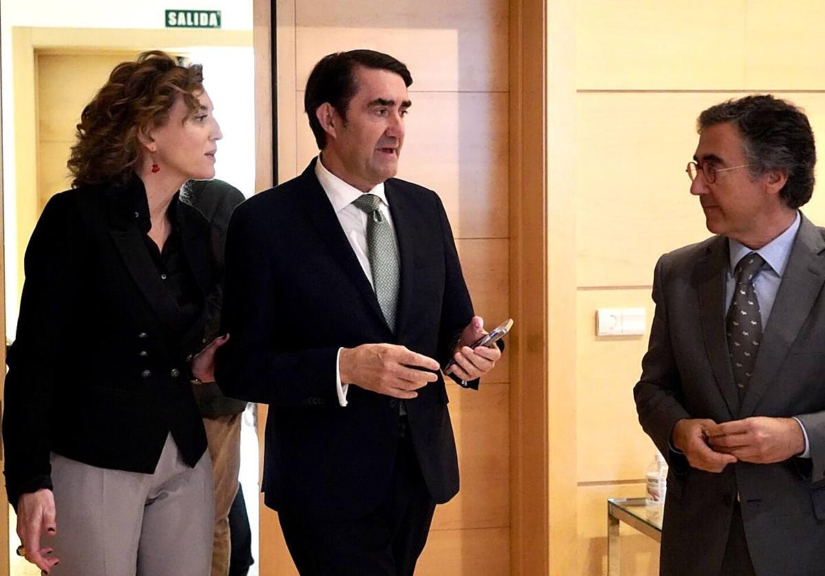 El consejero de Medio Ambiente, Vivienda y Ordenación del Territorio, Juan Carlos Suárez-Quiñones, preside el Consejo de Dinamización Demográfica.