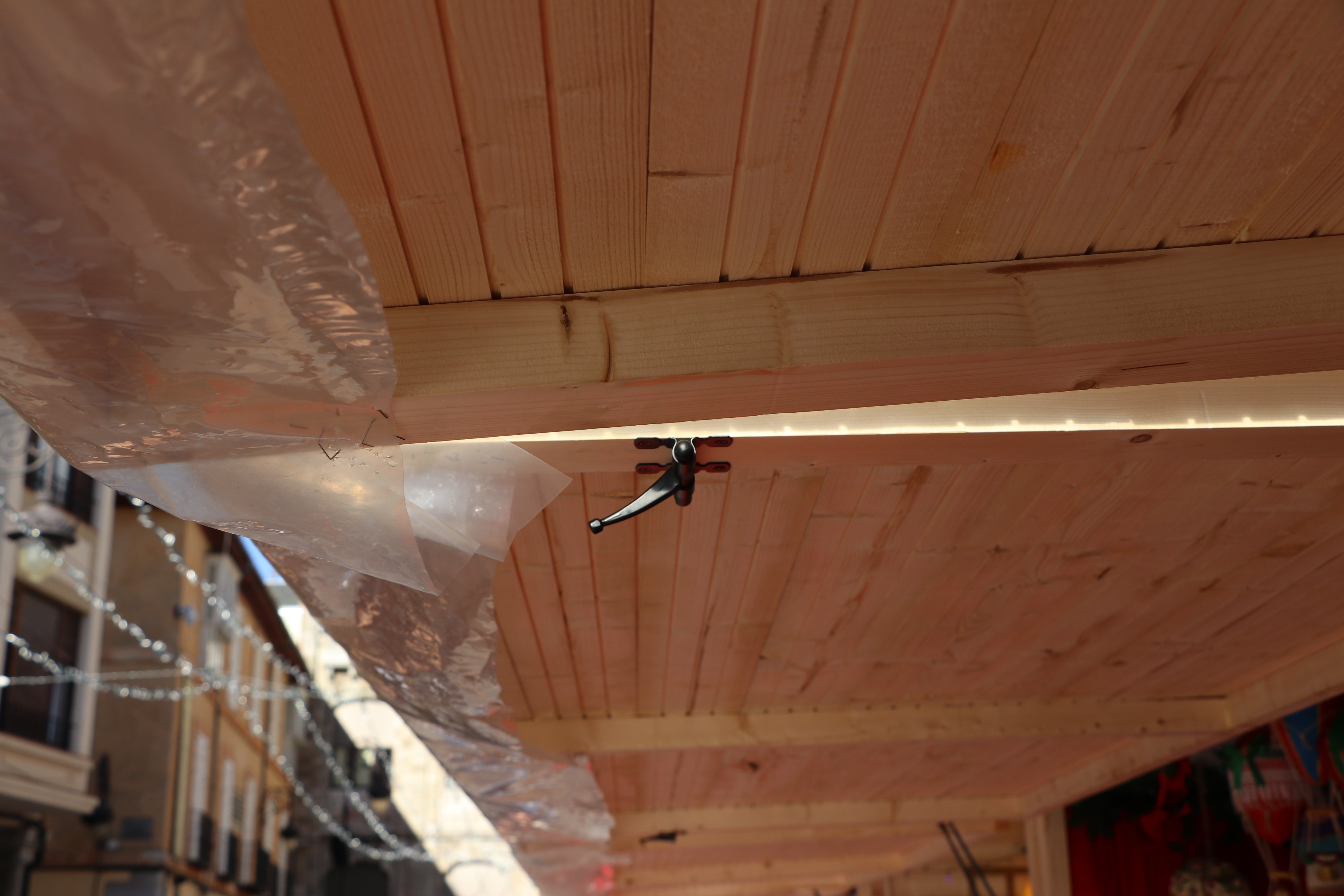 Todas la incidencias del mercadillo de Navidad de León, en imágenes