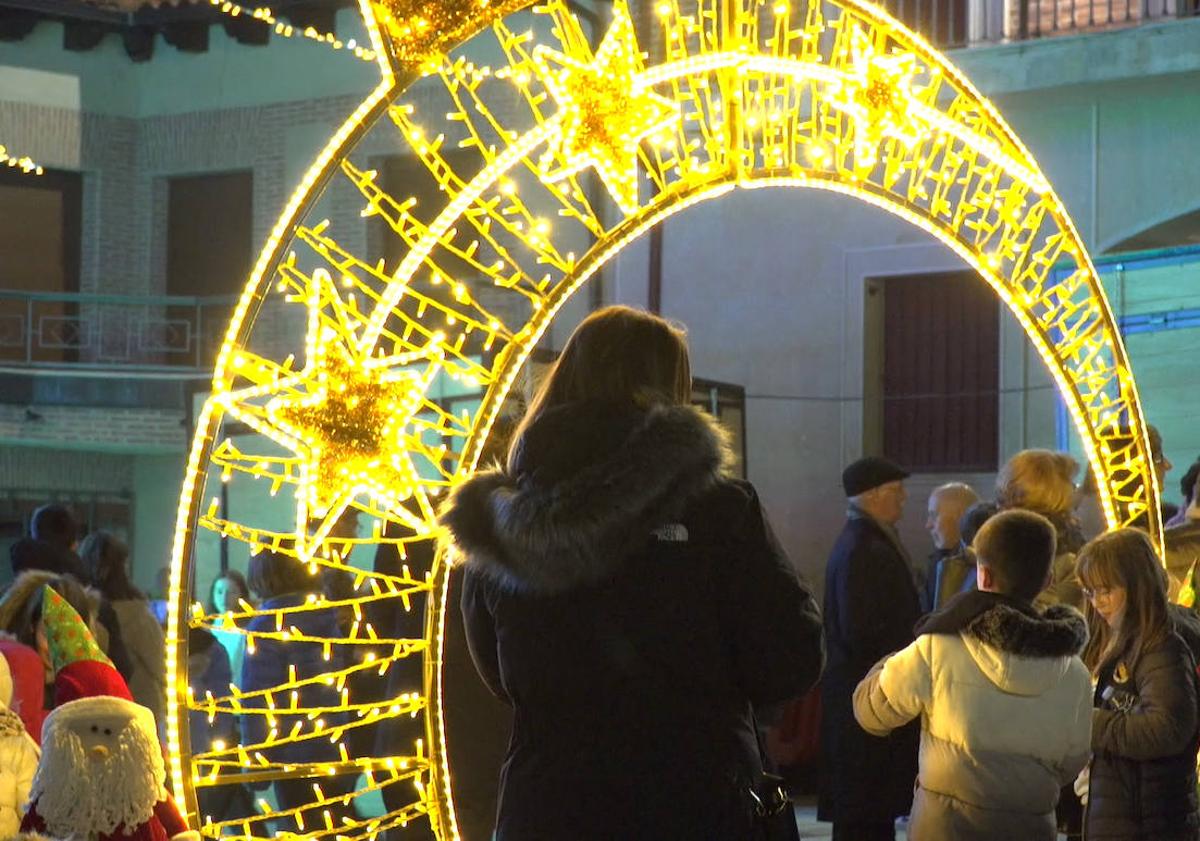 Imagen principal - Encendido de luces en Valencia de Don Juan