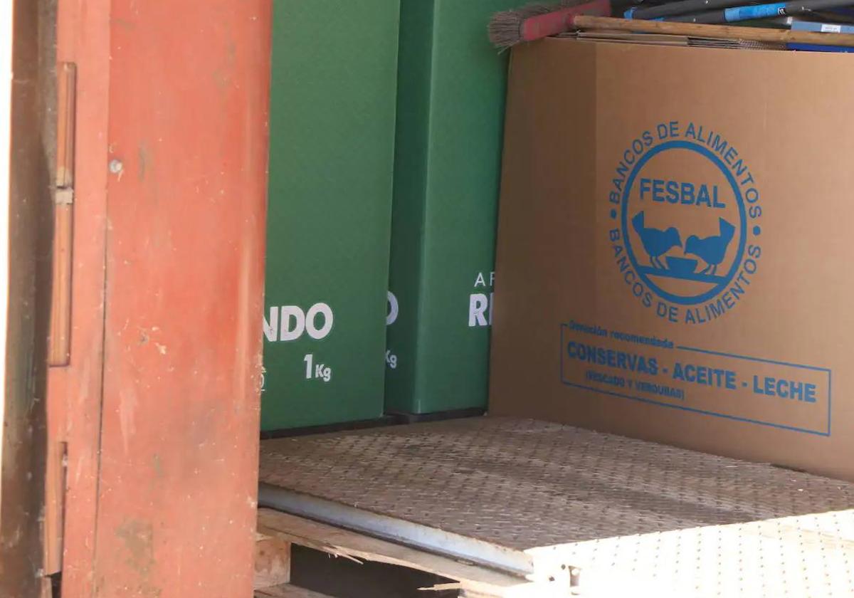 Cajas en el Banco de Alimentos de León.