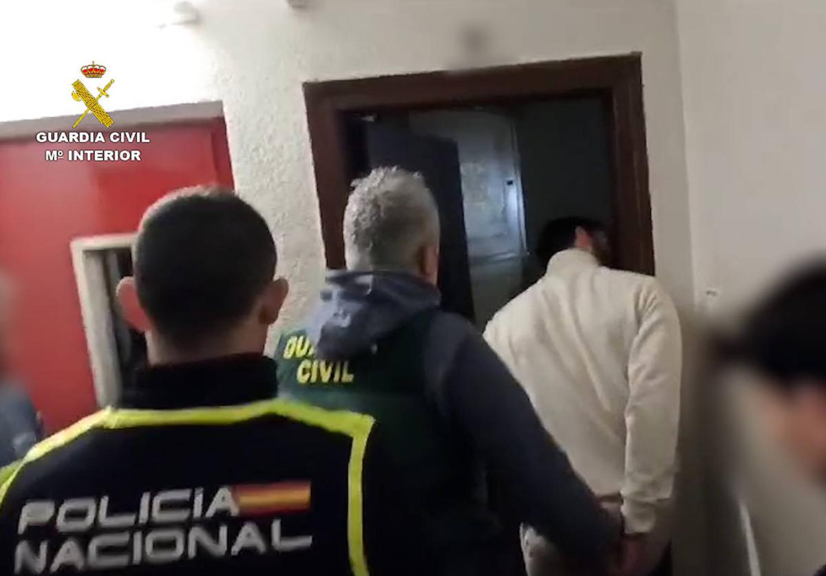 Detención de los miembros de la organización criminal.