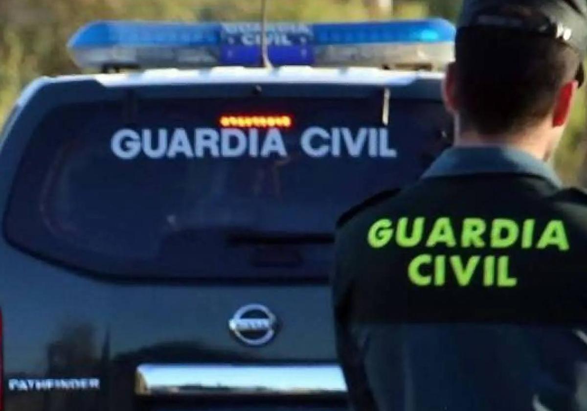 Guardia Civil en controles policiales.