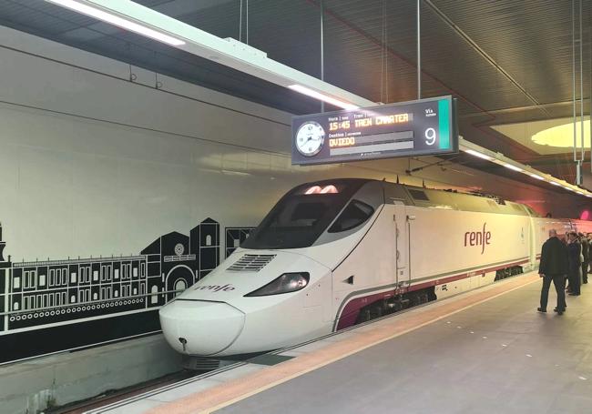 Viaje inaugural de la variante ferroviaria de Pajares, línea de alta velocidad entre León y Asturias.