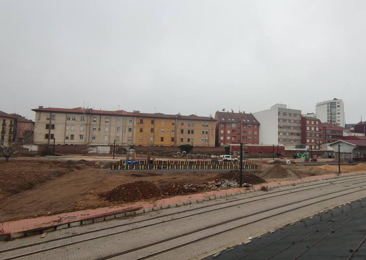 Imagen secundaria 1 - Varias imágenes del avance de las obras en la zona. 