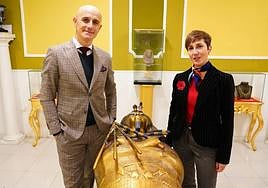 Décimo aniversario del Museo Egipcio de León. En la imagen, los directores y propietarios del Museo, Raul López y Beatriz Cañas