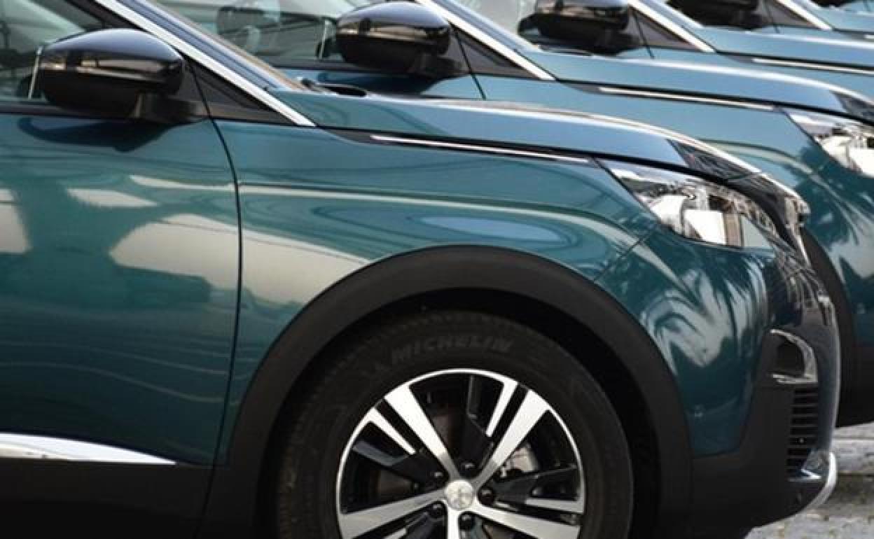 La venta de turismos ha caído en toda la comunidad.