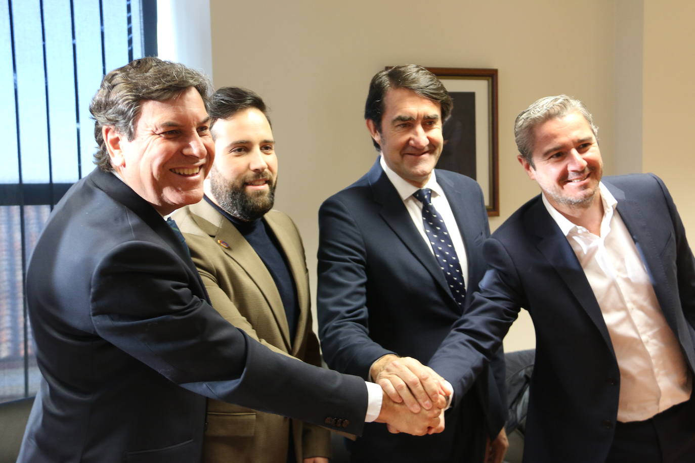 Firma del protocolo de ampliación del polígono de Villadangos.