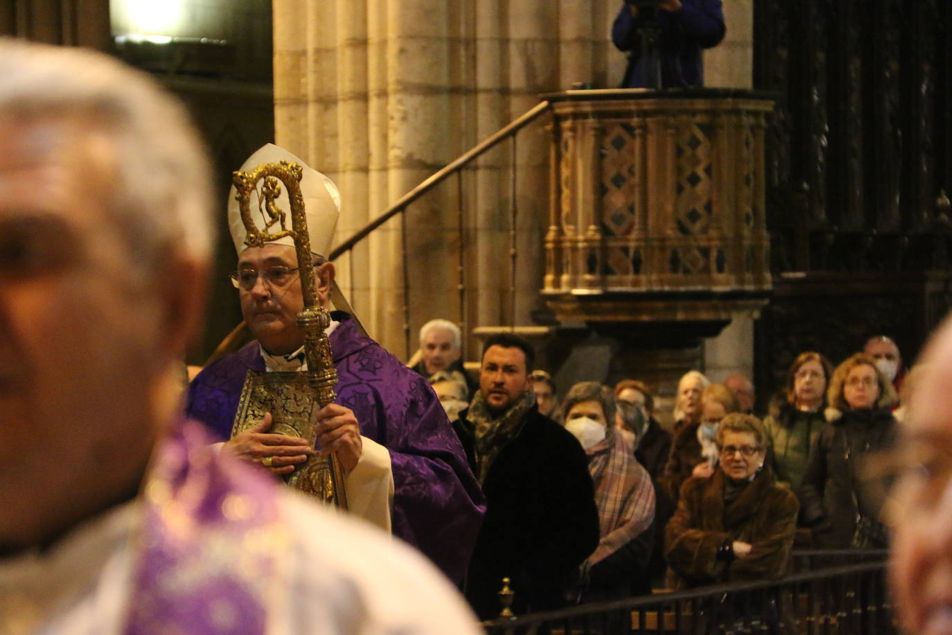 Fotos: Misa-funeral en León por el papa emérito Benedicto XVI