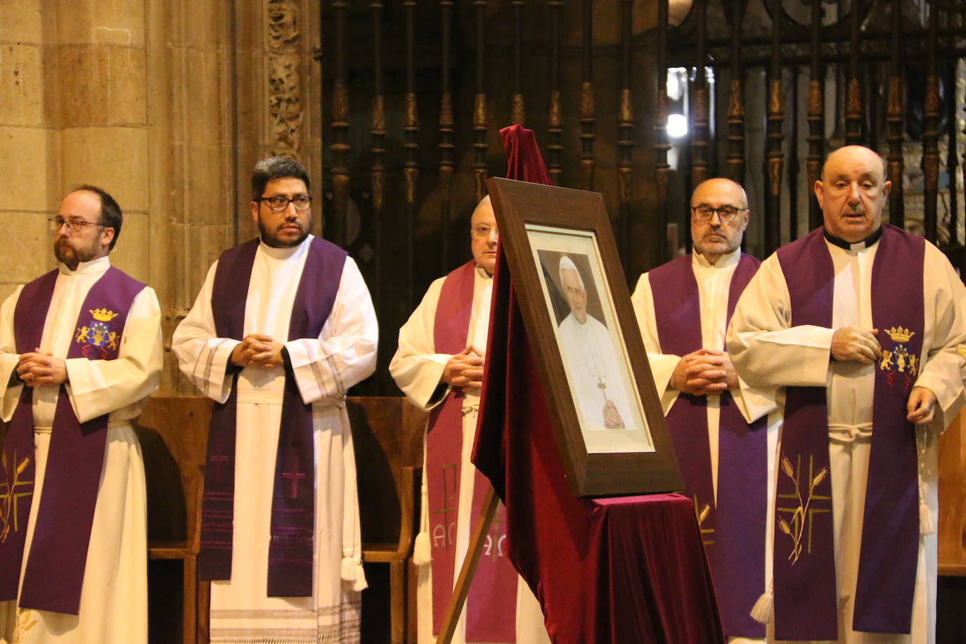 Fotos: Misa-funeral en León por el papa emérito Benedicto XVI