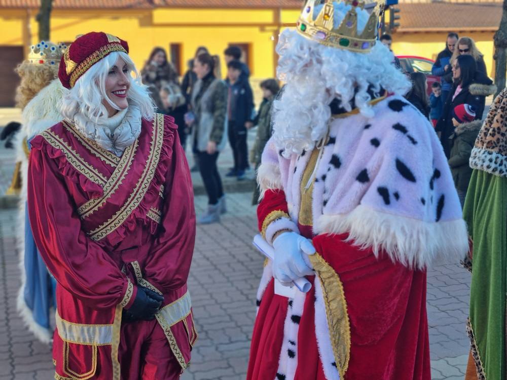 El Ayuntamiento de Villaquilambre recibe a los Reyes Magos.