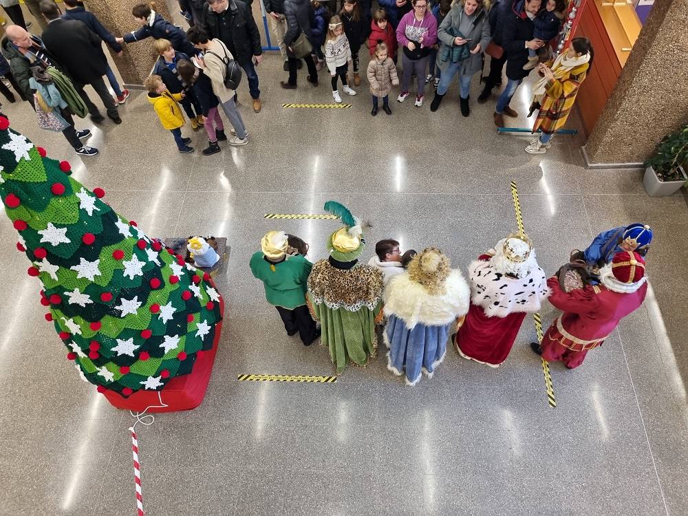 El Ayuntamiento de Villaquilambre recibe a los Reyes Magos.