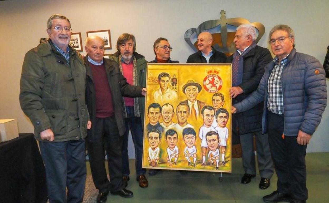 La Cultural entrega unas caricaturas como homenaje a algunos de sus históricos.
