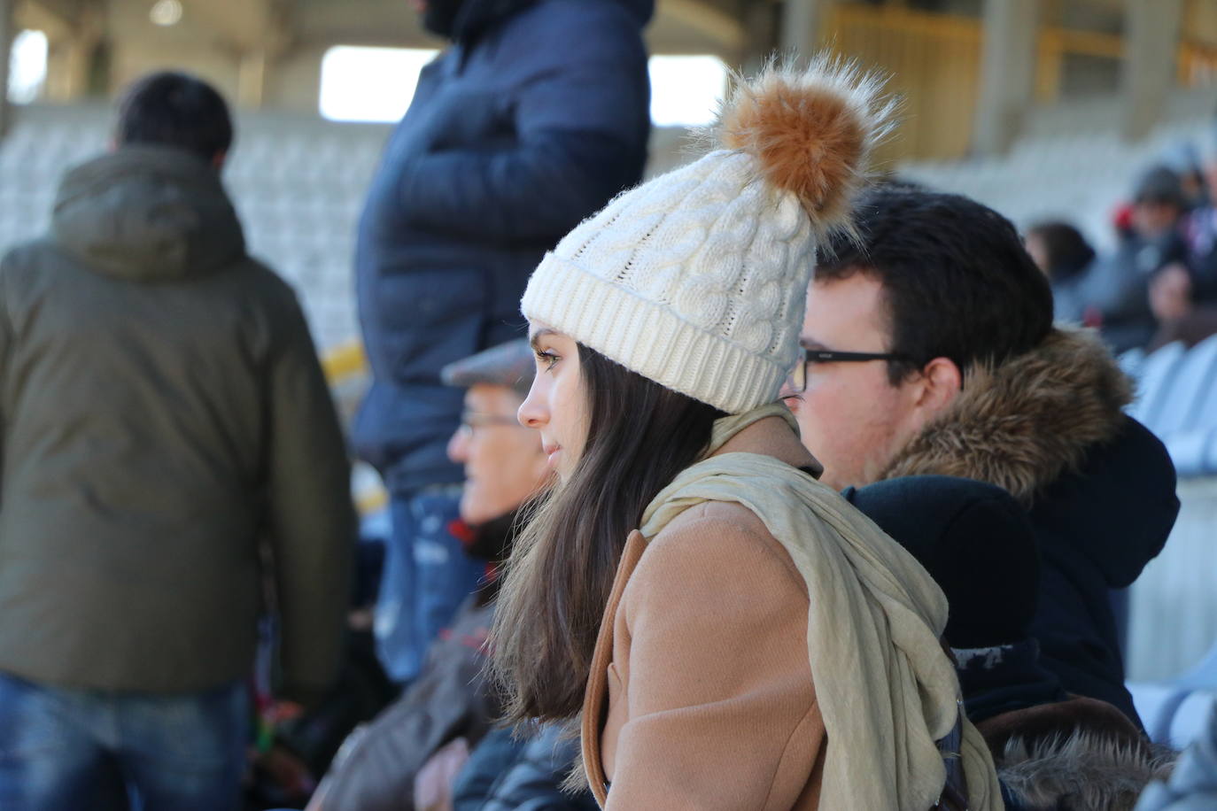 La Cultural y Deportiva Leonesa celebra un entrenamiento a puerta abierta en el Reino de León con motivo de la festividad de los Reyes Magos.