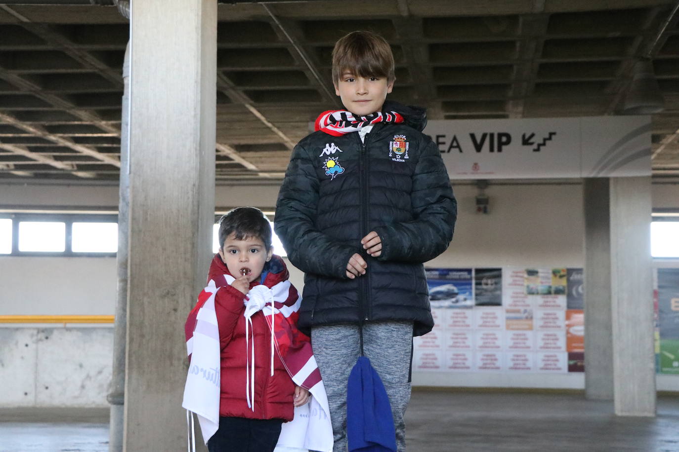 La Cultural y Deportiva Leonesa celebra un entrenamiento a puerta abierta en el Reino de León con motivo de la festividad de los Reyes Magos.