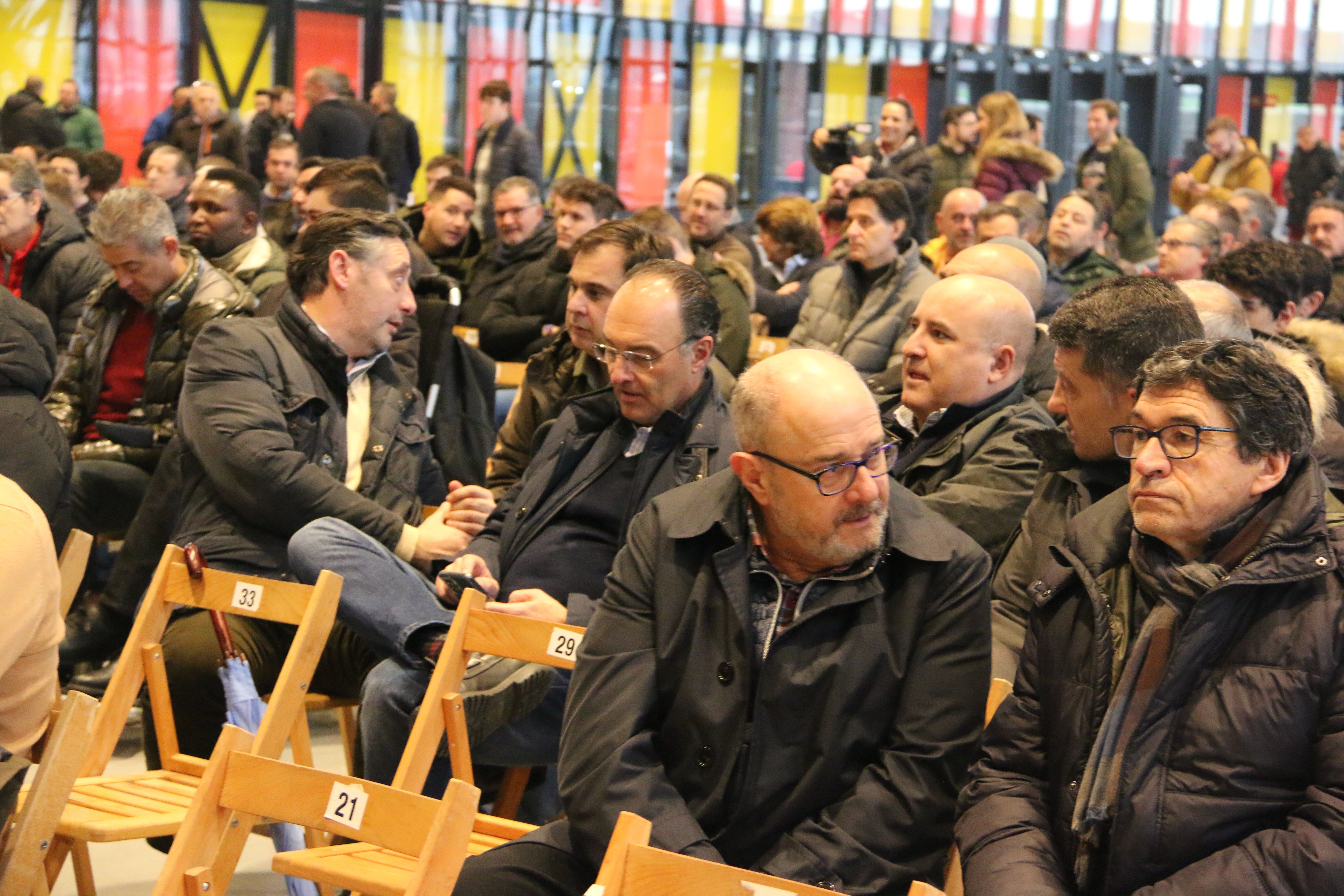 Los papones de Jesús deciden el formato del Encuentro que la cofradía celebra en Viernes Santo.