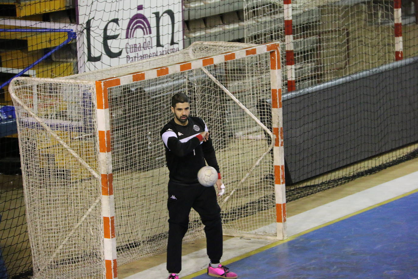 El Ademar regresa a los entrenamientos sin Panos y con Saeid.