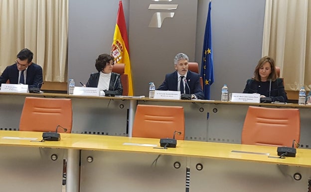 El ministro Marlaska y otros responsables de Tráfico, en la presentación del balance de siniestralidad de 2022.