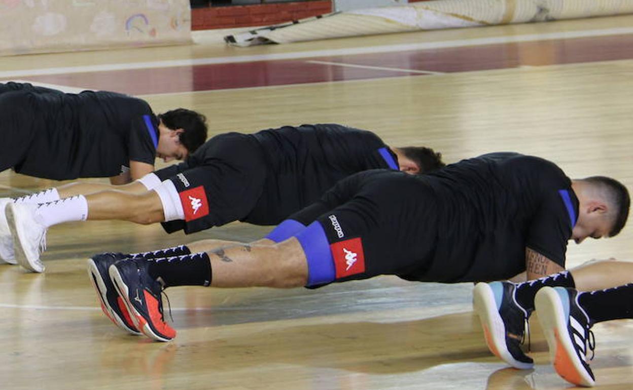 Imagen de archivo de uno de los entrenamientos del Ademar en el Palacio de los Deportes.