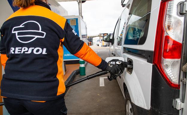 Los combustibles experimentan una ligera subida este 2023