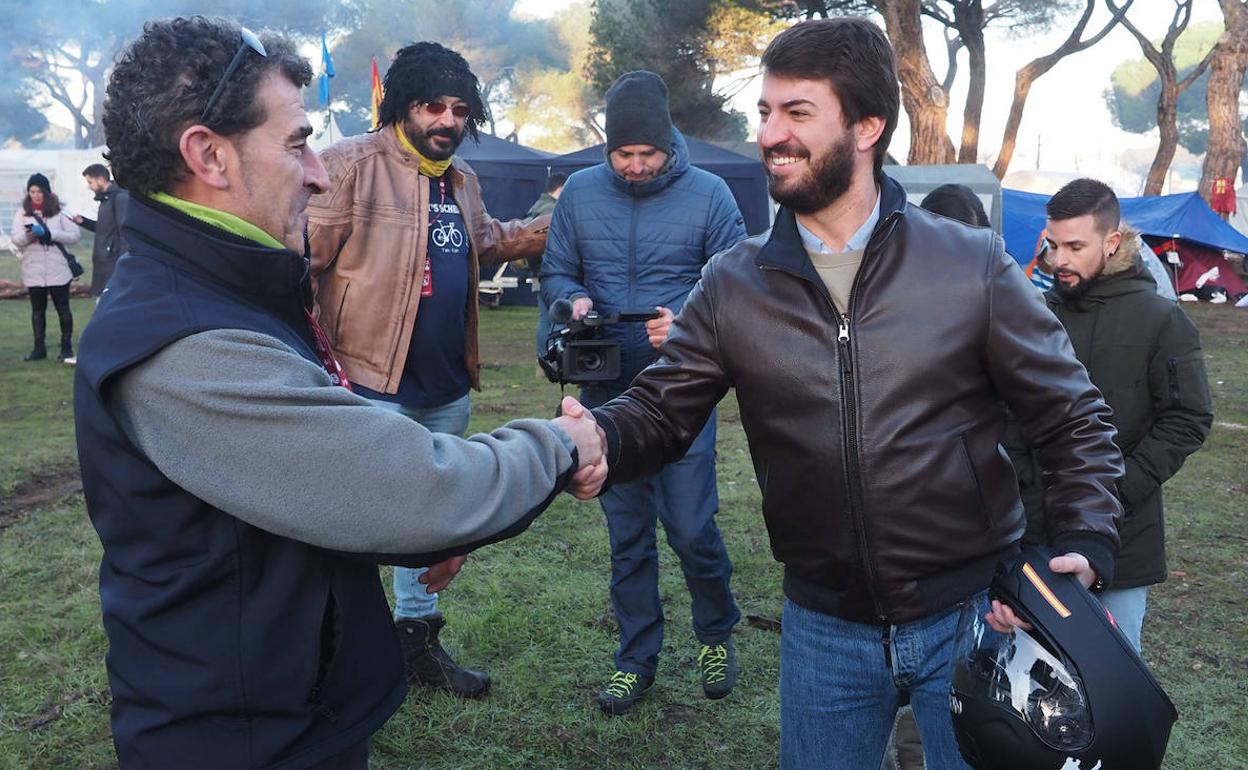 El vicepresidente de la Junta, Juan García-Gallardo, visita laconcentración motera de 'Pingüinos'