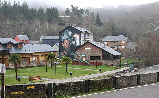 Los vecinos de Igüeña mantienen el respeto por la decisión de Abel y algunos «volverán a casa»