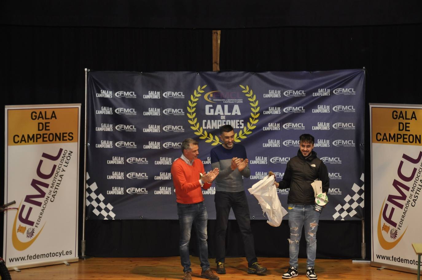 Más de 300 personas acudieron al evento autonómico en la Casa de Cultura coyantina