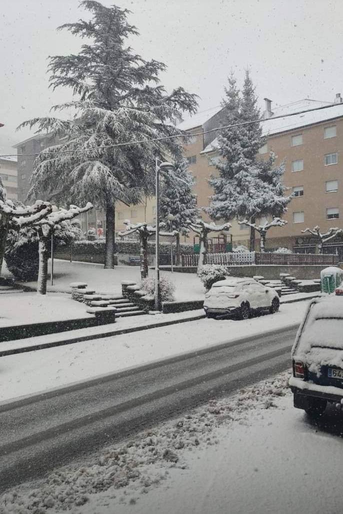 Estampas de nieve en zonas como Cubillas, Lugueros, Villamanín, Villablino, Fontún, Buiza y Villar del Puerto.