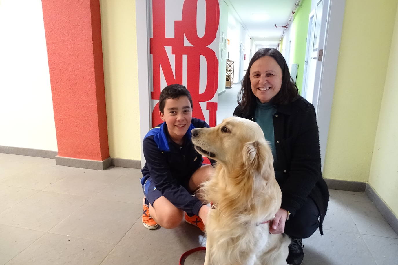 Las mascotas visitan Peñacorada con motivo de la fiesta de San Antón.