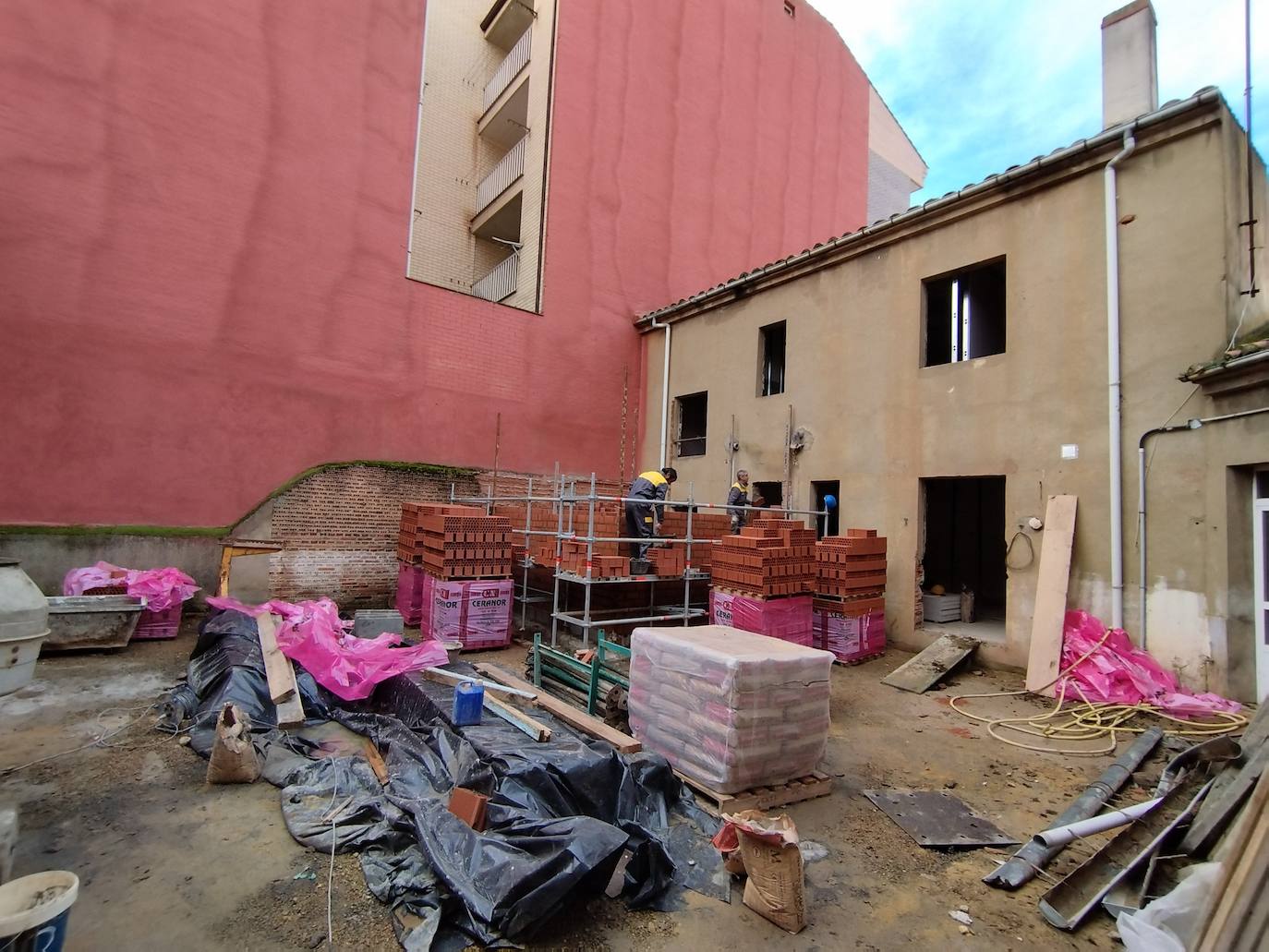 Las obras del Espacio del Mayor de Valencia de Don Juan se espera que acaben en marzo.