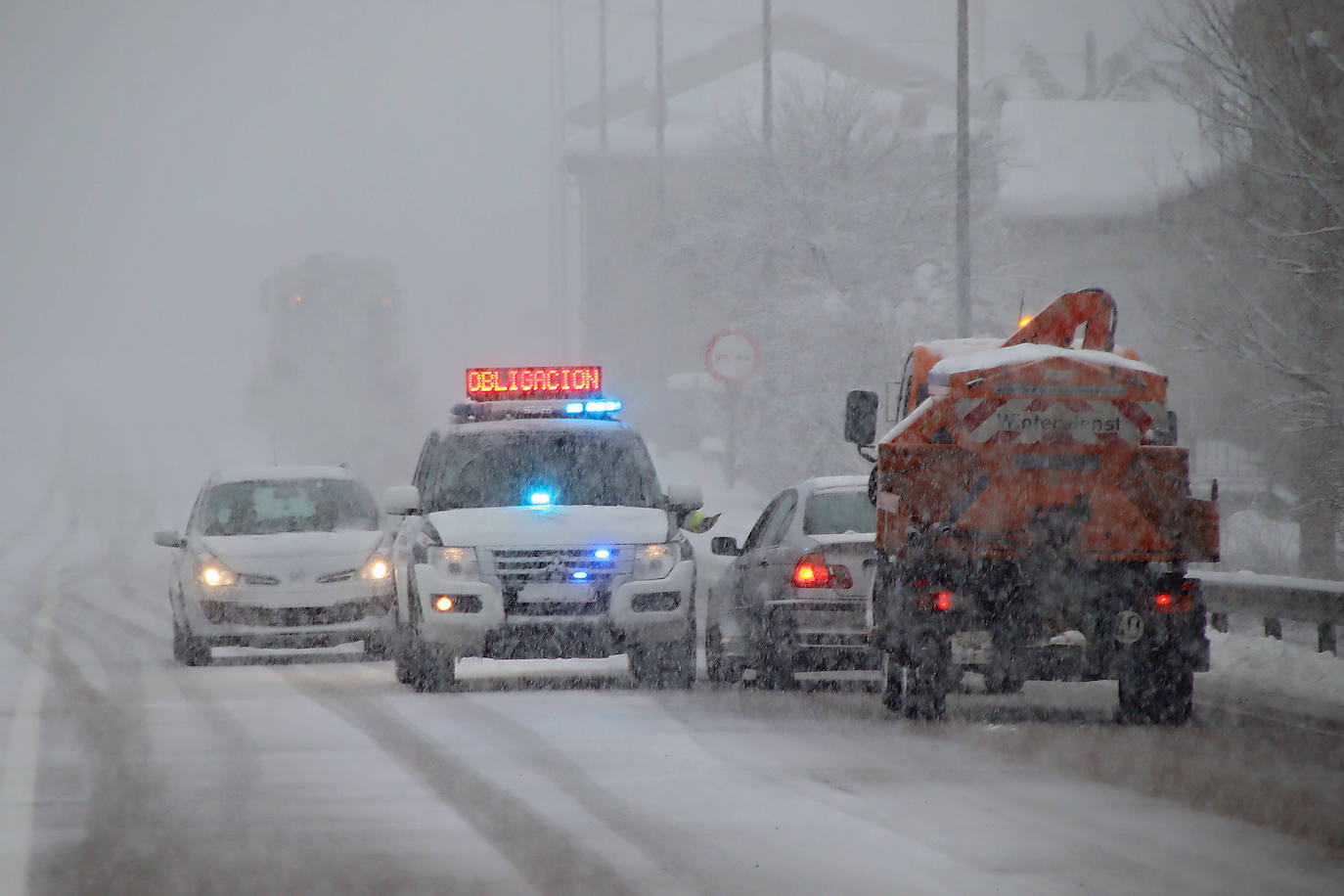 Fotos: La nieve llega a la provincia leonesa