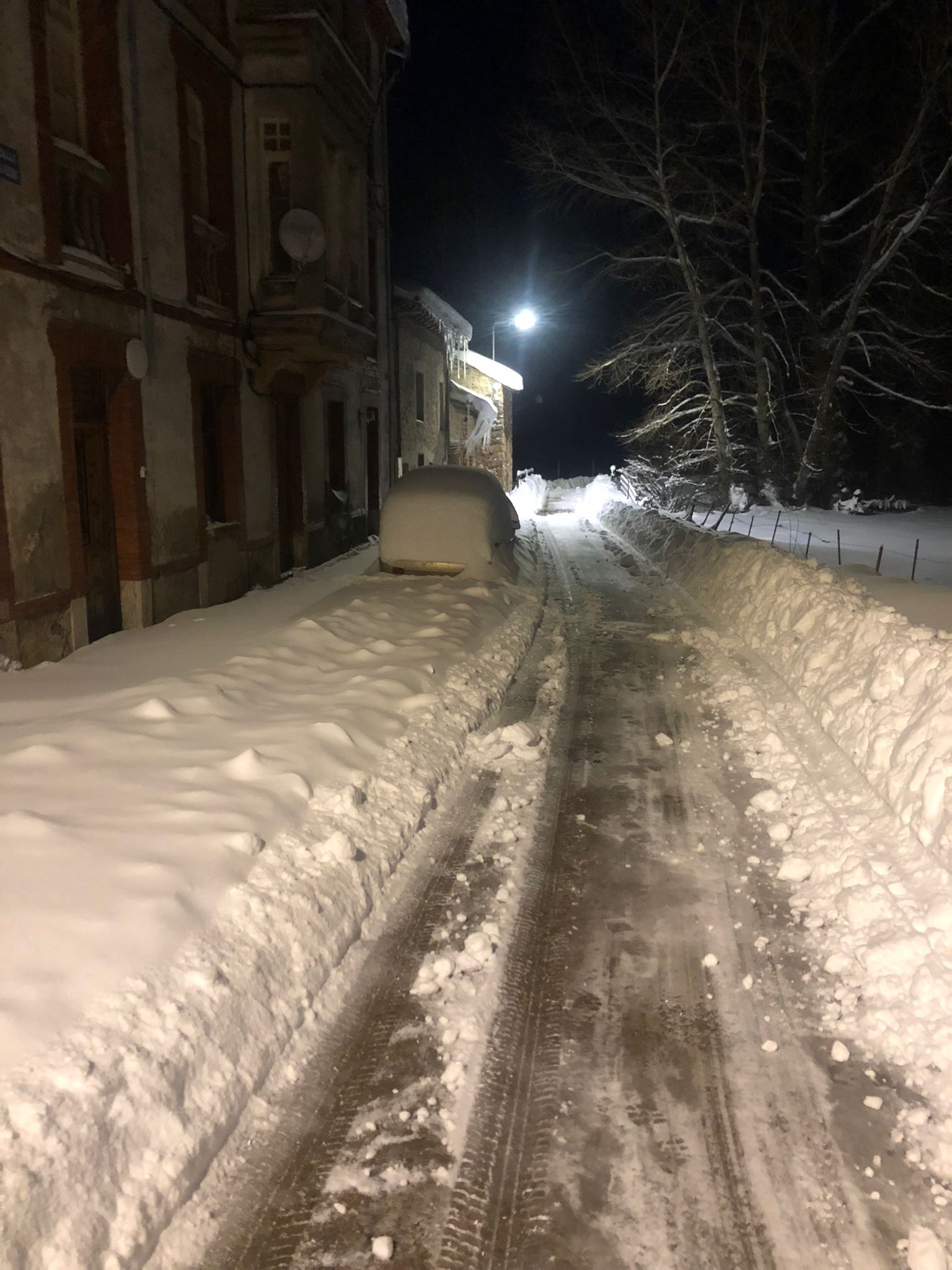 Muchos pueblos de la provincia amanecen este jueves cubiertos de nieve.