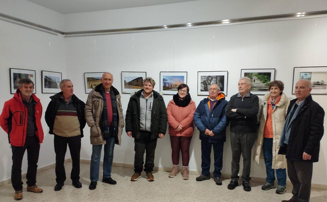 Exposición fotográfica de la Asociación de Amigos del Camino de Santiago 'Pulchra Leonina' con diferentes momentos de la Ruta Jacobea.