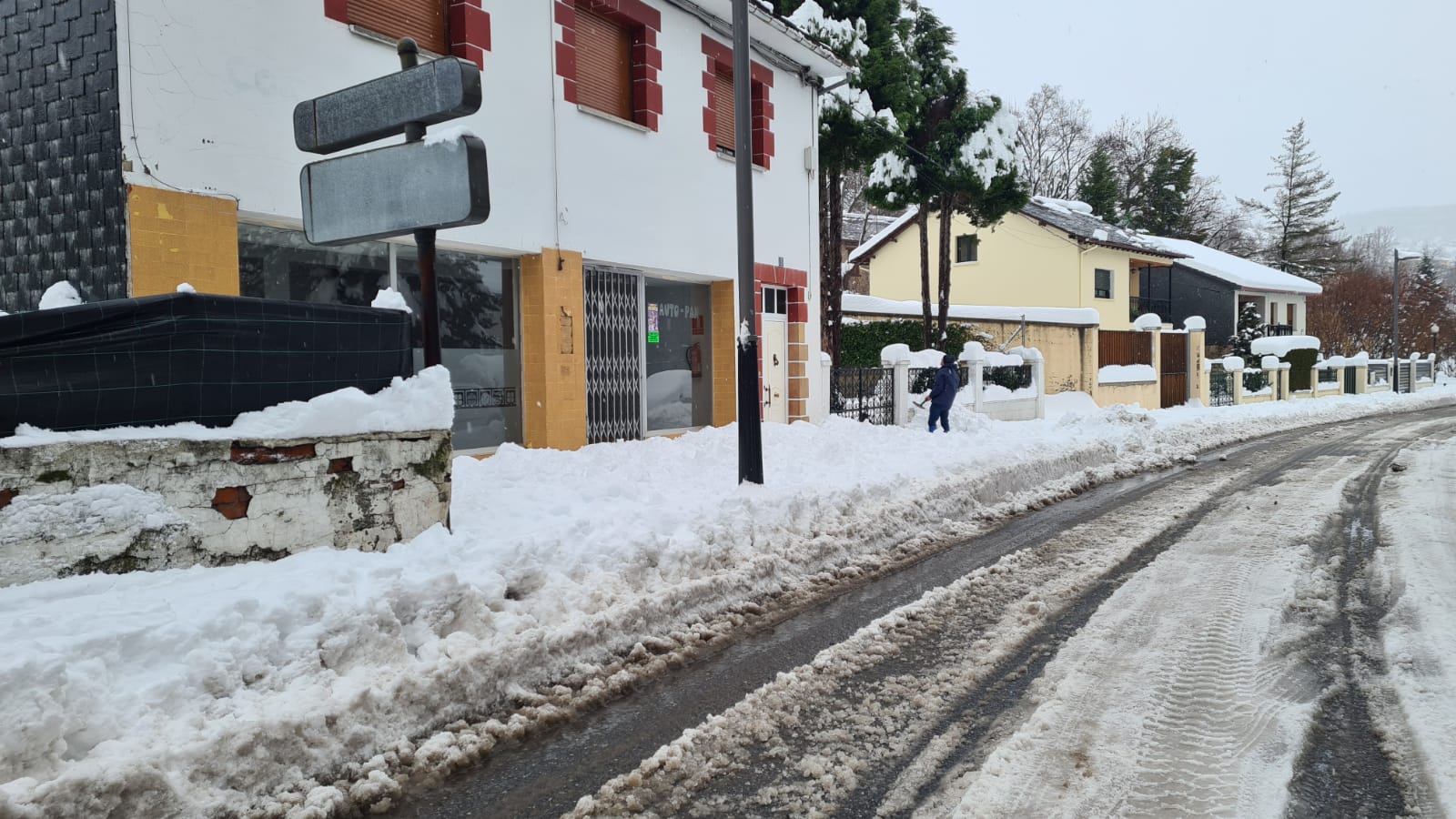 El municipio lacianiego sufre el azote de Fien y recuerda una de las mayores nevadas de los últimos años.