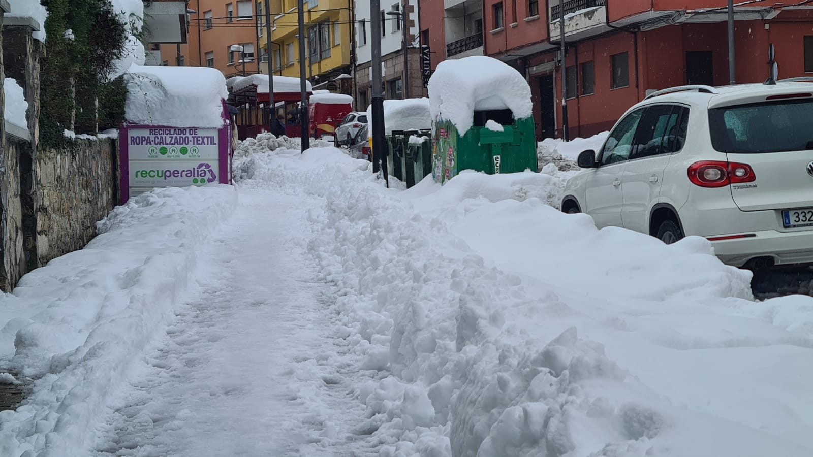 El municipio lacianiego sufre el azote de Fien y recuerda una de las mayores nevadas de los últimos años.