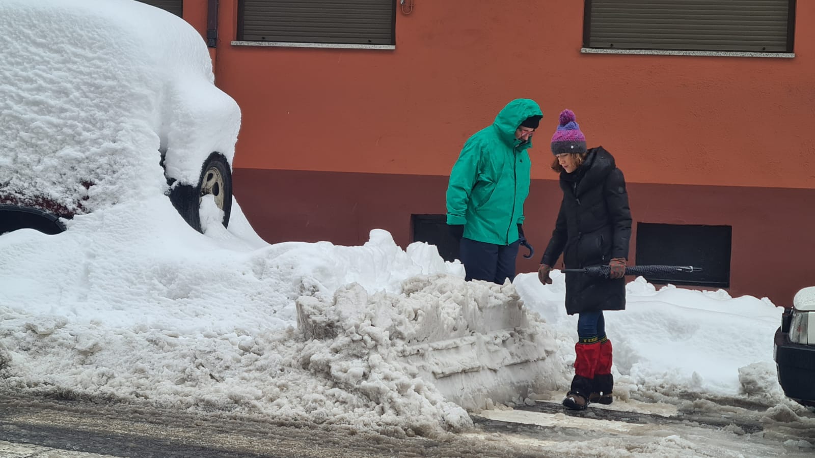 El municipio lacianiego sufre el azote de Fien y recuerda una de las mayores nevadas de los últimos años.