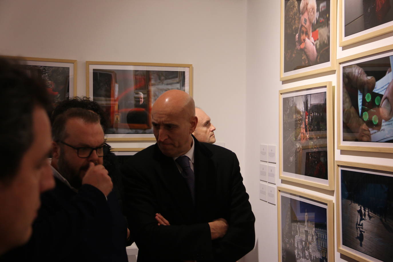 Inauguración de la exposición 'Ucrania, guerra de los civiles' en la Fundación Vela Zanetti de León. 