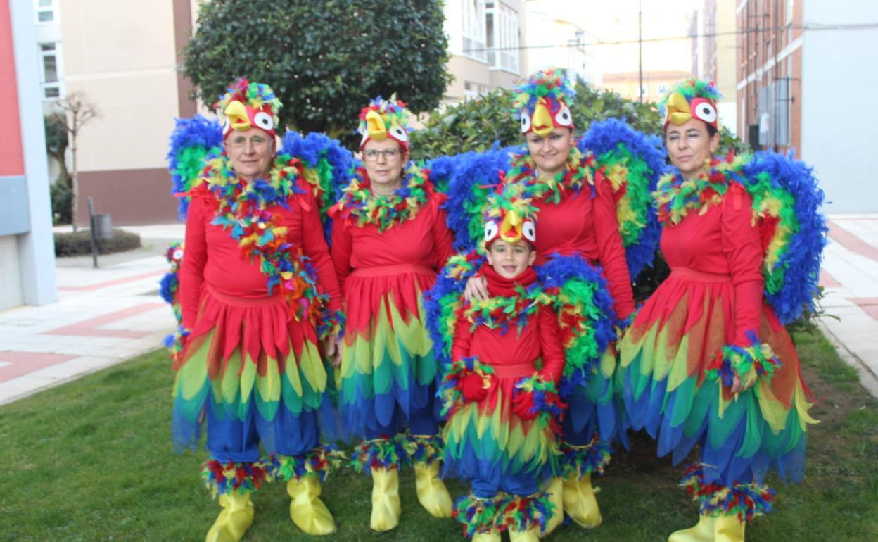 Para participar en el desfile hay que inscribirse como último día el 9 de febrero entregando las instancias oficiales en el propio Ayuntamiento de San Andrés o en las Casas de Cultura de Trobajo del Camino, Pinilla y San Andrés.