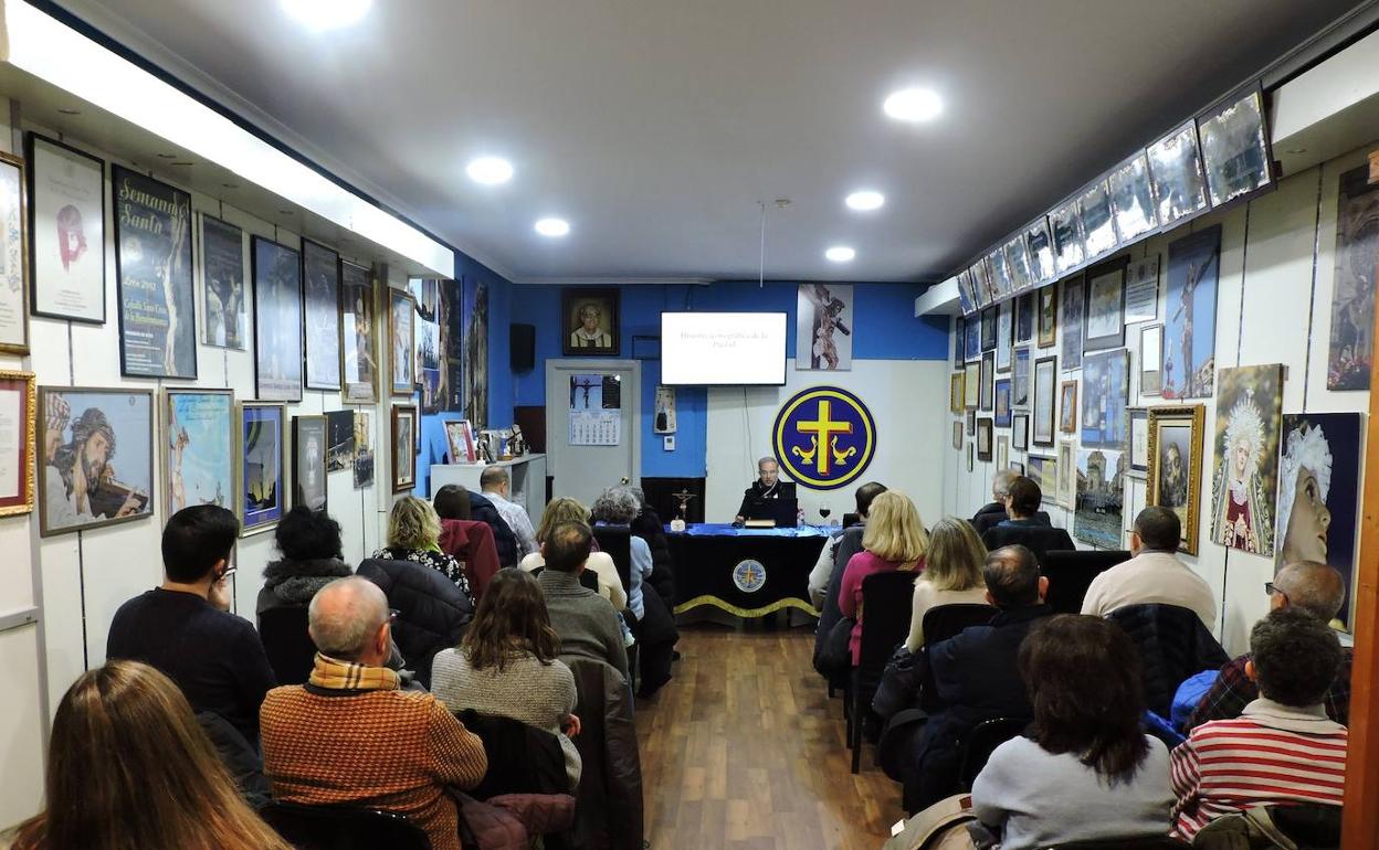 Tercera conferencia de la Cofradía del Santo Cristo: «Historia iconográfica de la Piedad»