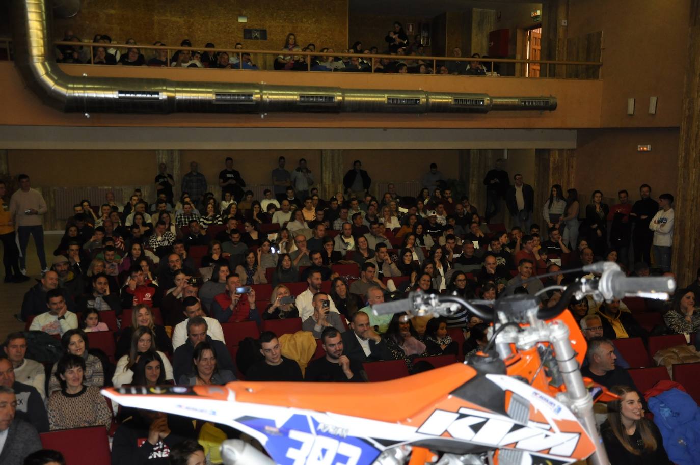 La Federación de Motociclismo de Castilla y León celebró la segunda gala del motor en Valencia de Don Juan.