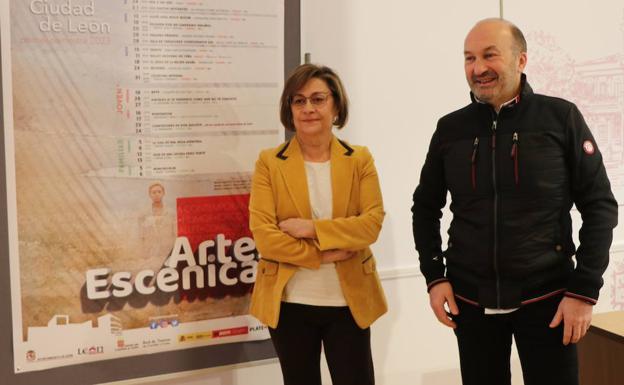 Imagen. La concejala de Acción y Promoción Cultural, Evelia Fernández, junto al técnico de Cultura, Senador González. han presentado la programación del primer semestre que comienza el próximo 3 de febrero con la propuesta teatral 'Noche de reyes'.