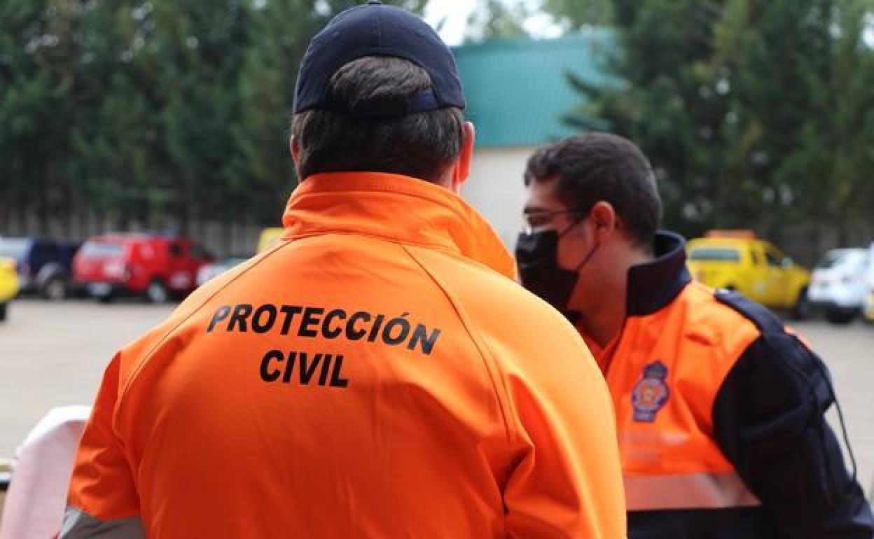 Voluntario de Protección Civil en León.