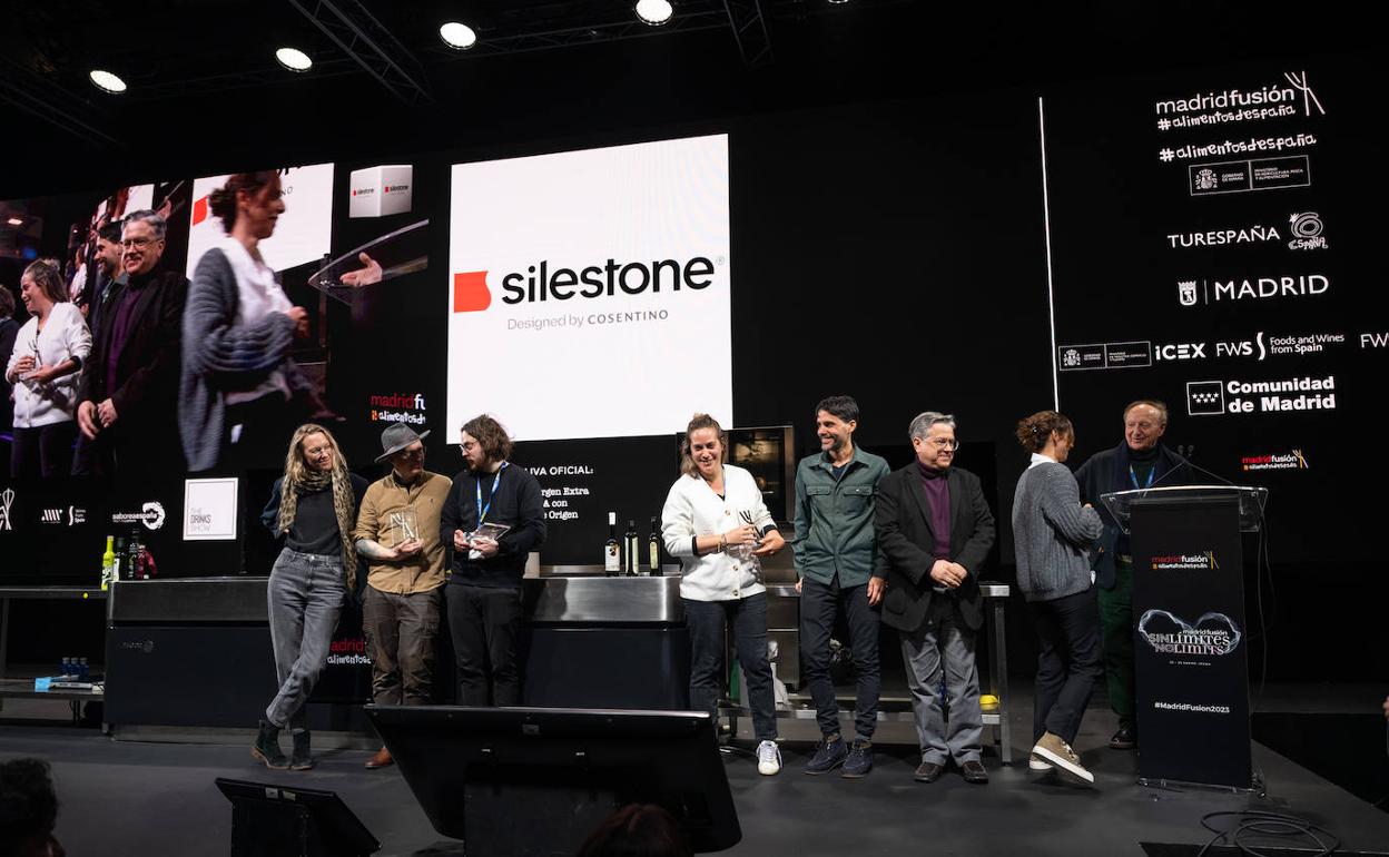 Los premiados, en el escenario de Madrid Fusión Alimentos de España.