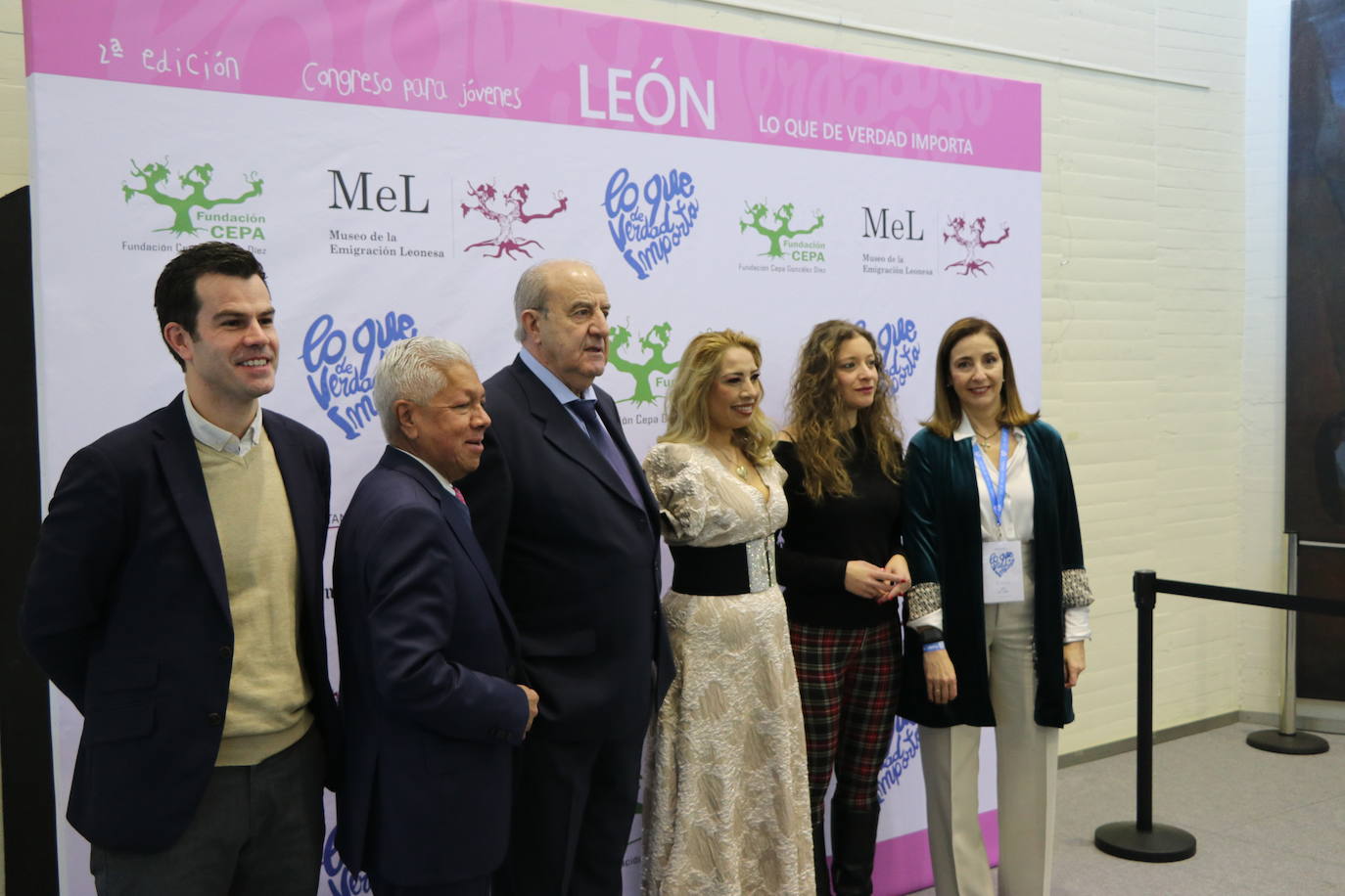 El exfutbolista Julio Alberto Moreno, el sacerdote Ignacio Doñoro y la escritora Adriana Macías han sido los protagonistas de este encuentro que ha regresado de nuevo de la mano de la Fundación CEPA y el Museo de la Emigración Leonesa